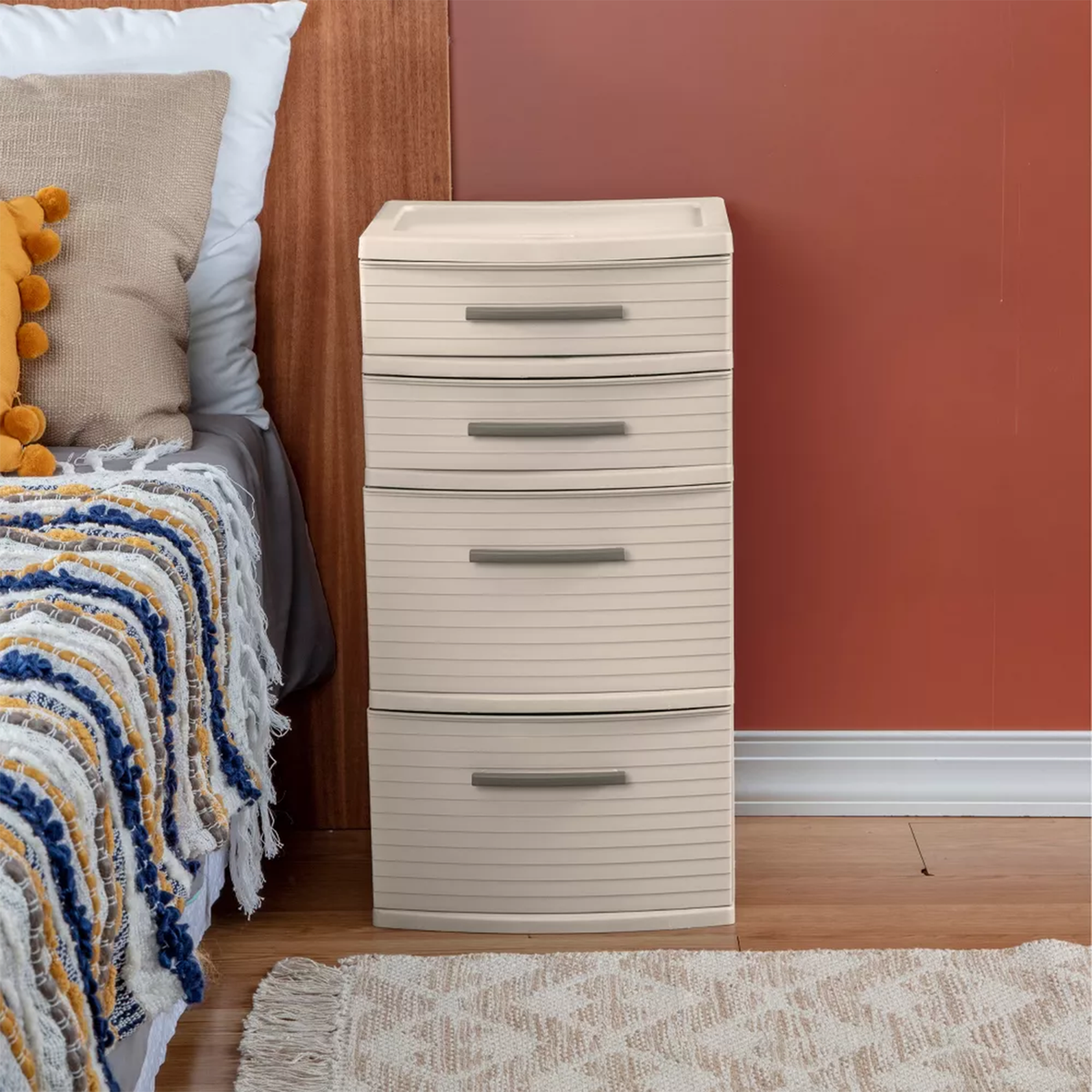 Dulap vertical cu patru sertare, depozitare modernă pentru casă